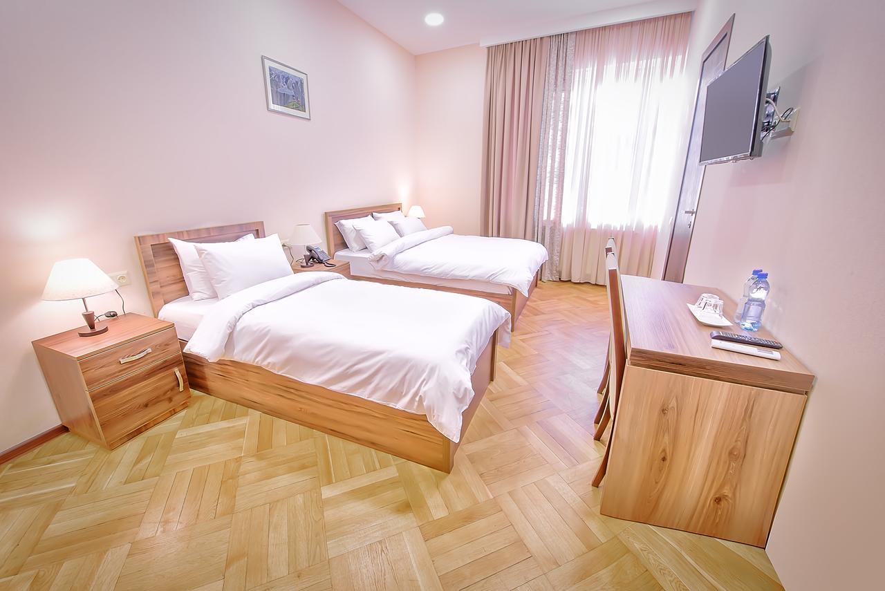 Green Corner Hotel Tbilisi Exterior photo